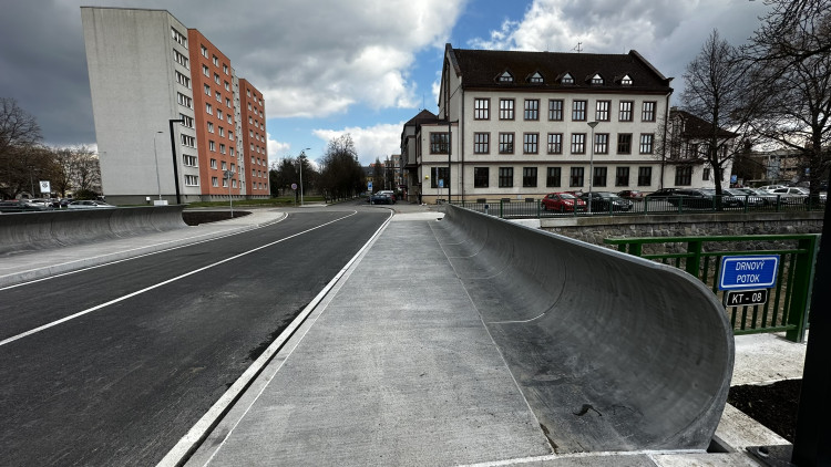 FOTOGALERIE: Nový most přes Drnový potok v Klatovech