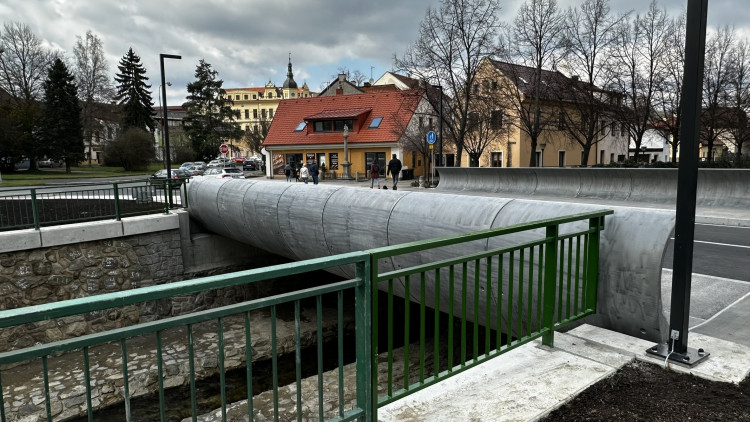 FOTOGALERIE: Nový most přes Drnový potok v Klatovech