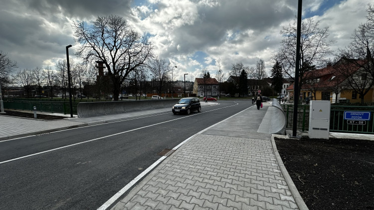 FOTOGALERIE: Nový most přes Drnový potok v Klatovech