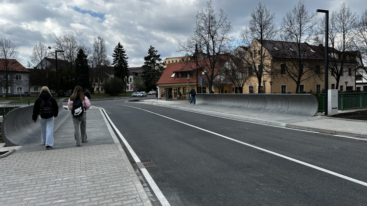 FOTOGALERIE: Nový most přes Drnový potok v Klatovech