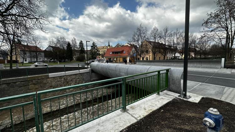FOTOGALERIE: Nový most přes Drnový potok v Klatovech
