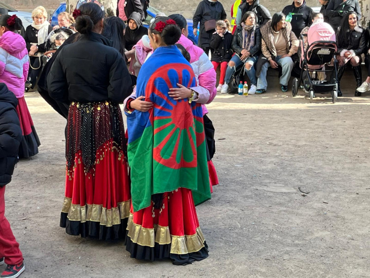 FOTOGALERIE: Romové v Brně oslavují svou kulturu. Za doprovodu hudby dotančili do centra města