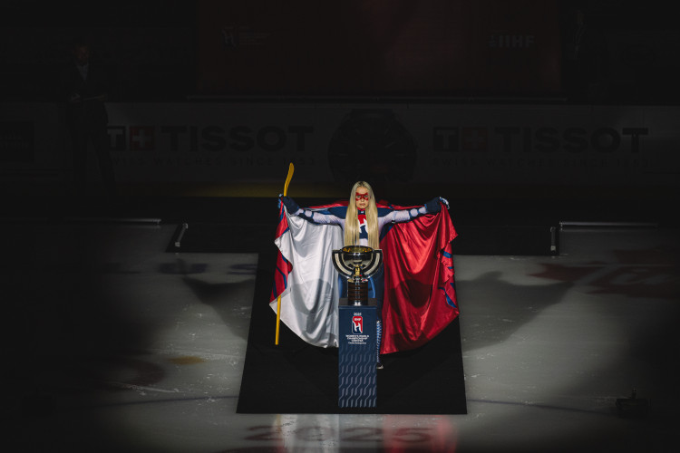 Zahájení mistrovství světa v hokeji žen.