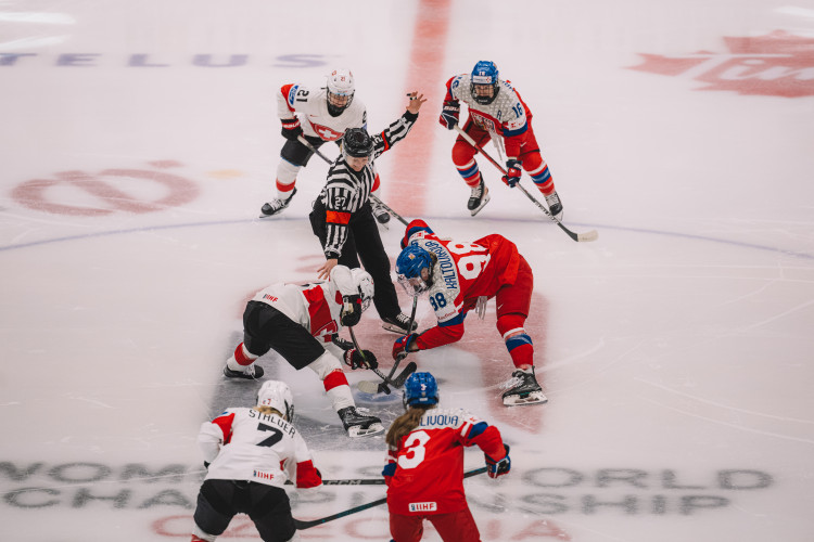 Hokejistky porazily na úvod mistrovství v Českých Budějovicích Švýcarsko 3:0!