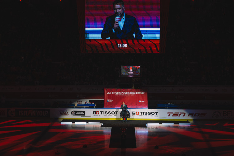 Zahájení mistrovství světa v hokeji žen.