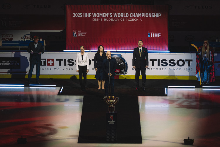 Zahájení mistrovství světa v hokeji žen.
