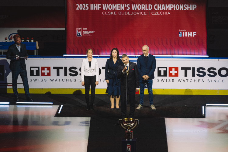 Zahájení mistrovství světa v hokeji žen.