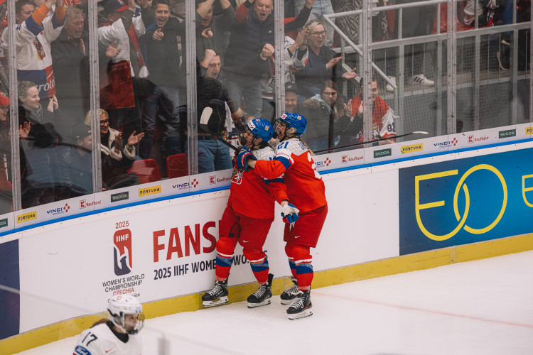 Hokejistky porazily na úvod mistrovství v Českých Budějovicích Švýcarsko 3:0!