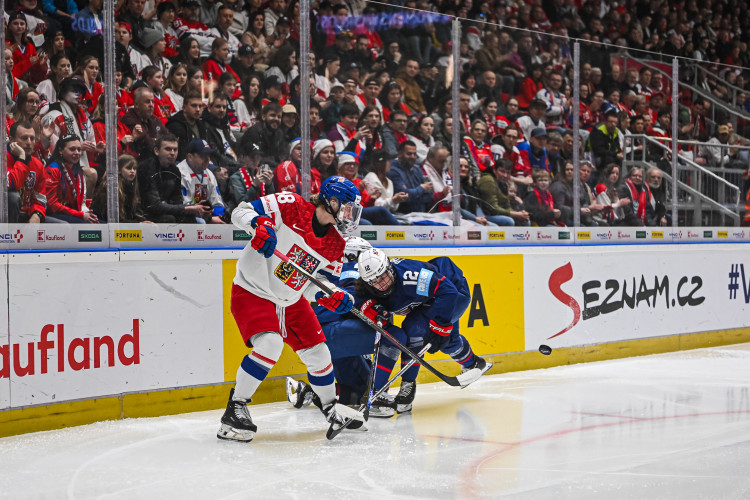 Hokejistky ve druhém utkání na domácím mistrovství podlehly favorizovaným USA