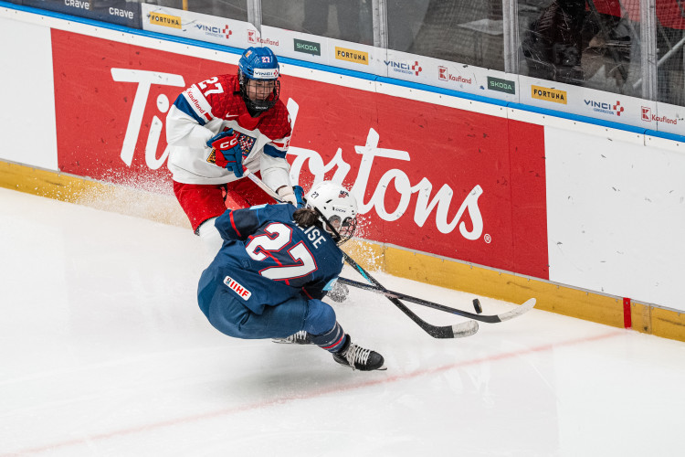 Hokejistky ve druhém utkání na domácím mistrovství podlehly favorizovaným USA