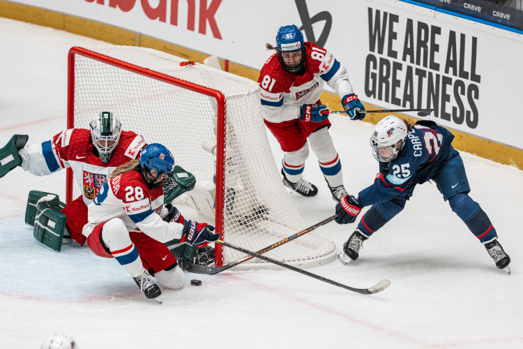 Hokejistky ve druhém utkání na domácím mistrovství podlehly favorizovaným USA