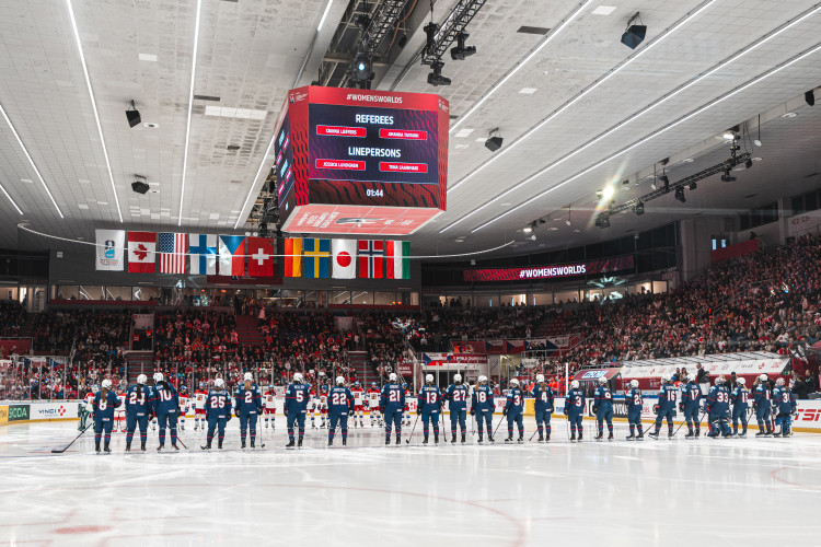 Hokejistky ve druhém utkání na domácím mistrovství podlehly favorizovaným USA