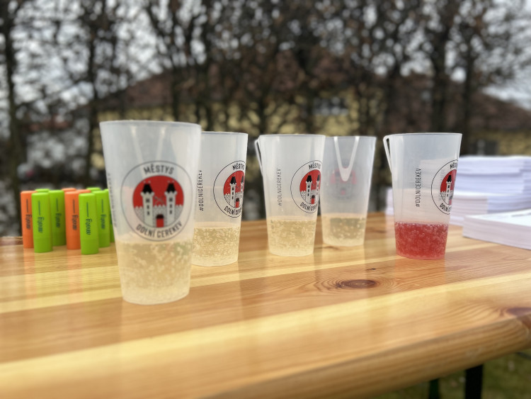 Otevření dětského hřiště v Dolní Cerekvi