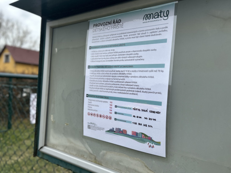 Otevření dětského hřiště v Dolní Cerekvi