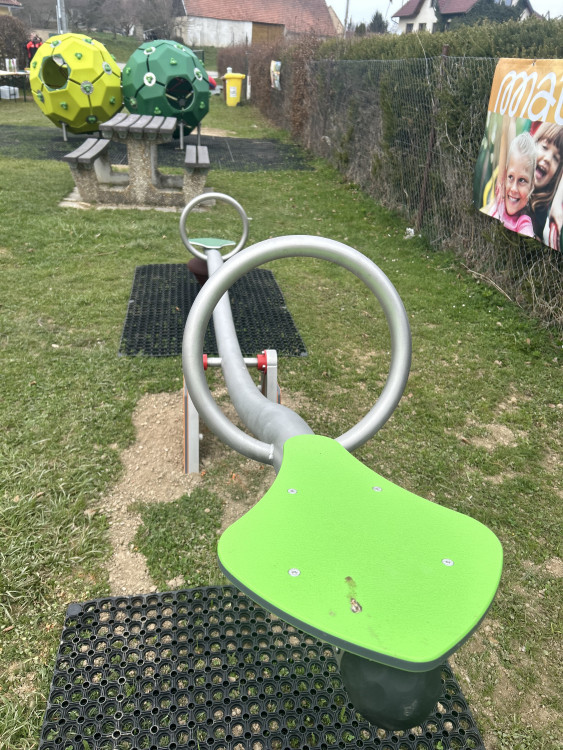 Otevření dětského hřiště v Dolní Cerekvi