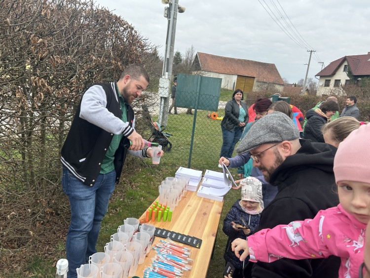 Otevření dětského hřiště v Dolní Cerekvi