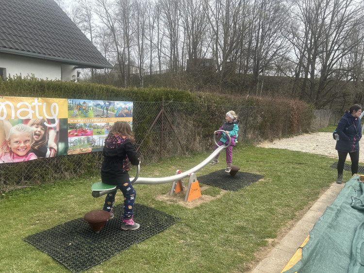 Otevření dětského hřiště v Dolní Cerekvi