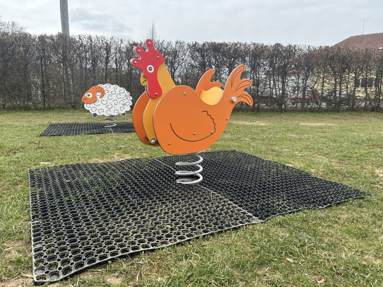 Otevření dětského hřiště v Dolní Cerekvi