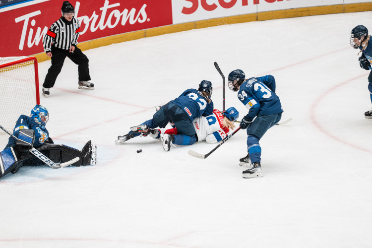 České hokejistky na domácím mistrovství podruhé prohrály, podlehly Finkám 2:4