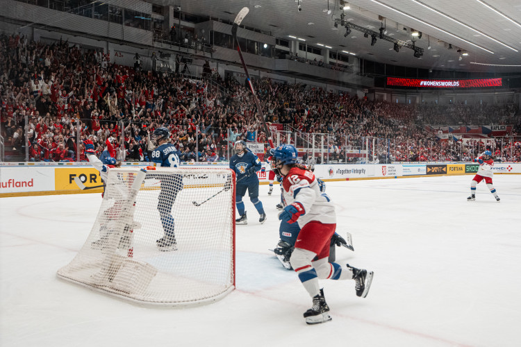 České hokejistky na domácím mistrovství podruhé prohrály, podlehly Finkám 2:4
