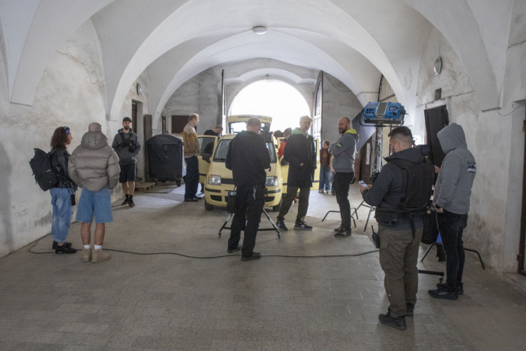 FOTOGALERIE: V centru Olomouce se natáčely kaskadérské scény filmu Když se zhasne