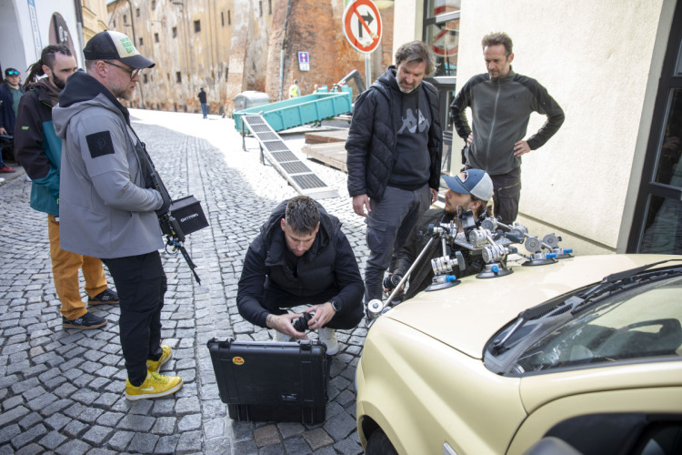 FOTOGALERIE: V centru Olomouce se natáčely kaskadérské scény filmu Když se zhasne