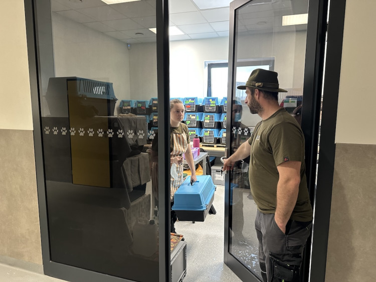 FOTOGALERIE: Jezírko pro vydry, voliéra pro veverky. Podívejte se, jak to vypadá v nové záchranné stanici