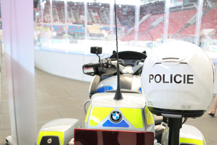 FOTOGALERIE: Na hokejovém stadionu vypukne velká policejní akce