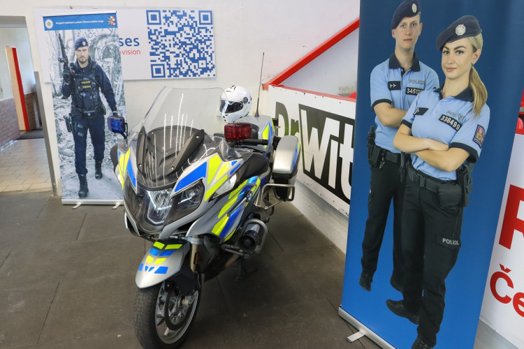 FOTOGALERIE: Na hokejovém stadionu vypukne velká policejní akce