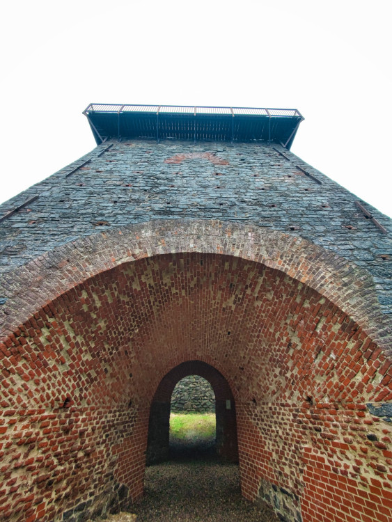 FOTOGALERIE: Adamov na Blanensku. Výhledy z rozhledny, několik jeskyní, historie železářství