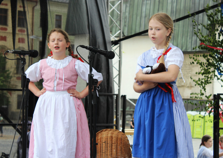 Májové slavnosti a zaplétání máje v Jihlavě