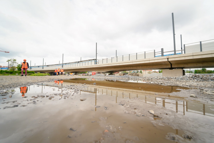 FOTOGALERIE: Trať mezi Bubny a Výstavištěm zprovozní za tři měsíce, nádraží dokončují