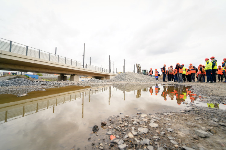 FOTOGALERIE: Trať mezi Bubny a Výstavištěm zprovozní za tři měsíce, nádraží dokončují