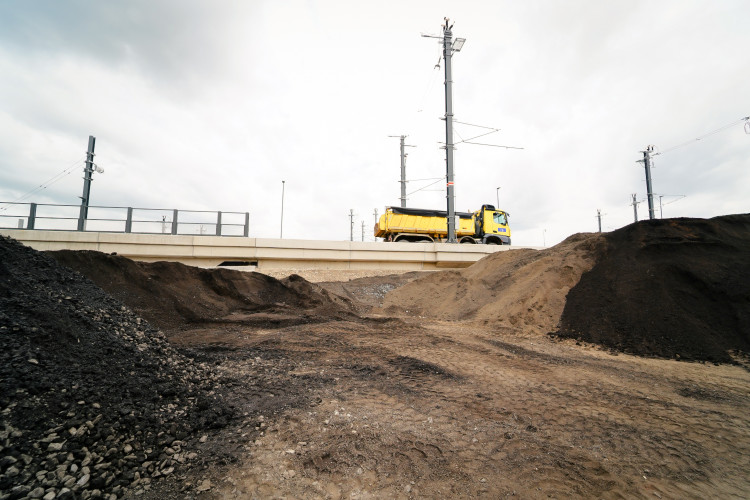 FOTOGALERIE: Trať mezi Bubny a Výstavištěm zprovozní za tři měsíce, nádraží dokončují