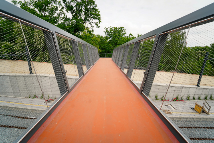 FOTOGALERIE: Trať mezi Bubny a Výstavištěm zprovozní za tři měsíce, nádraží dokončují