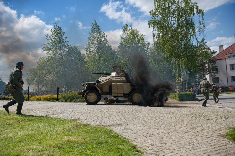 FOTOGALERIE: Historická vozidla a vojenské tábory u Bečvy. Přerov si připomněl výročí konce války