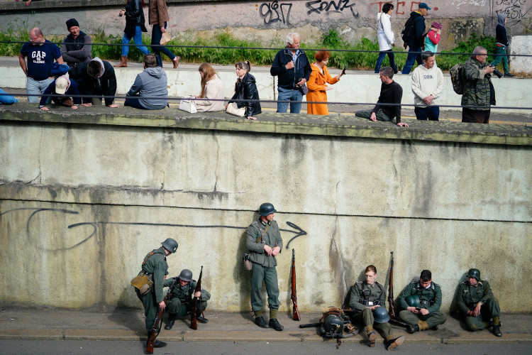 FOTOGALERIE: Tanky i plamenomety. Do ulic Prahy se v rekonstrukci vrátily boje z konce války
