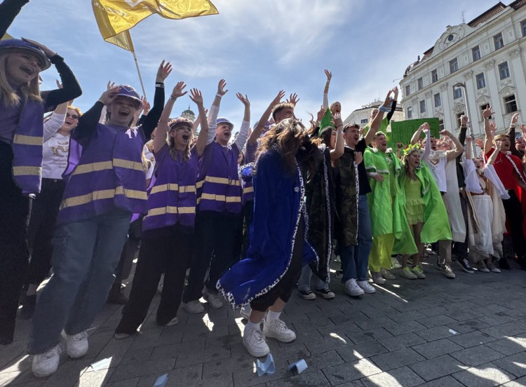 FOTOGALERIE: Studenti roztančili centrum Brna. Tradiční Majáles oslavili ve velkém stylu