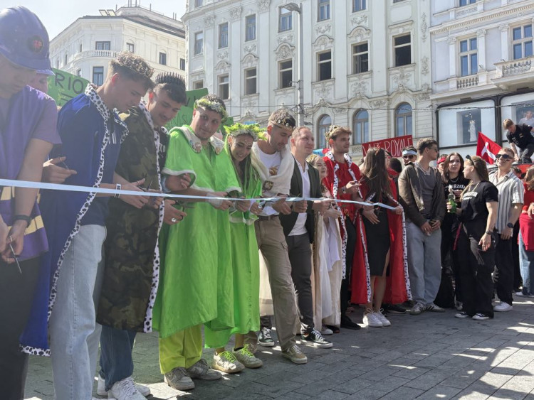 FOTOGALERIE: Studenti roztančili centrum Brna. Tradiční Majáles oslavili ve velkém stylu