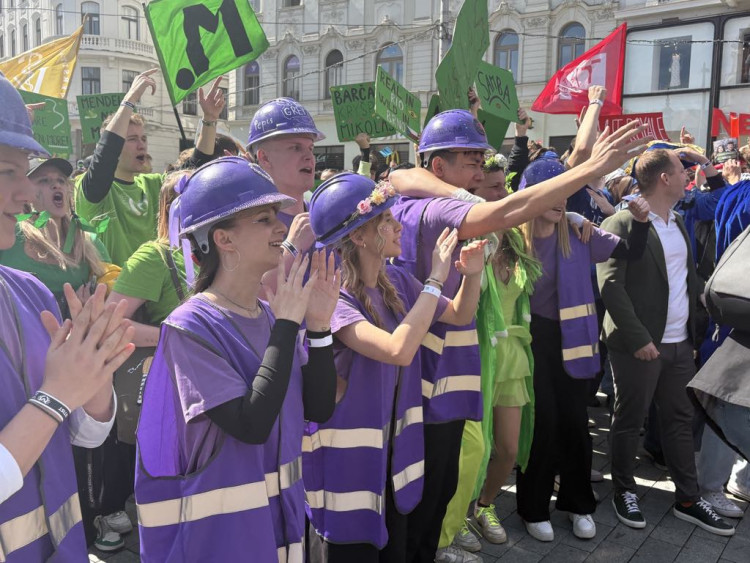 FOTOGALERIE: Studenti roztančili centrum Brna. Tradiční Majáles oslavili ve velkém stylu