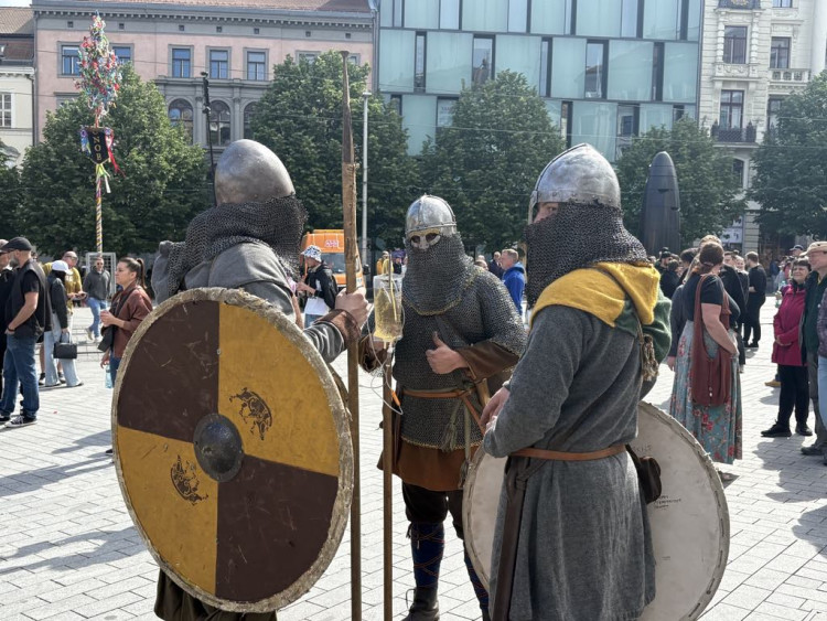 FOTOGALERIE: Studenti roztančili centrum Brna. Tradiční Majáles oslavili ve velkém stylu
