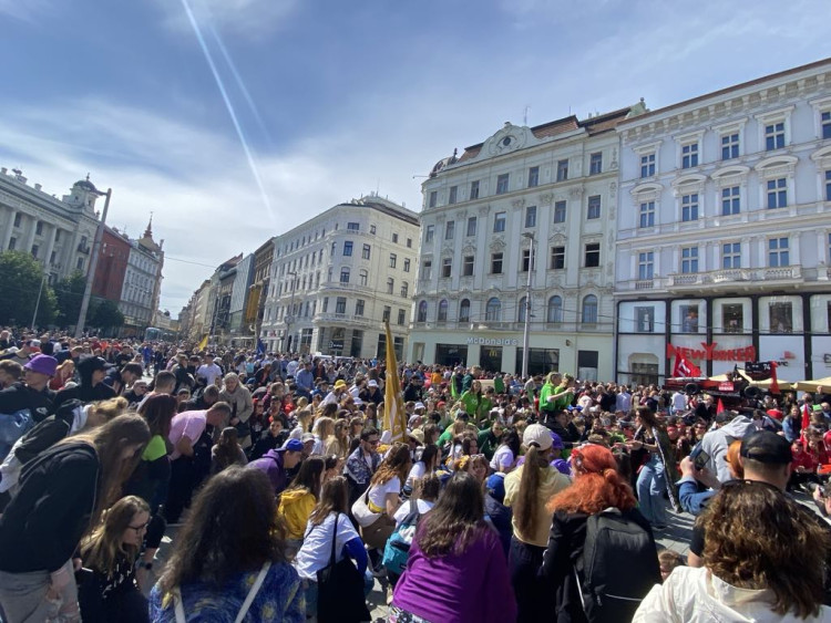 FOTOGALERIE: Studenti roztančili centrum Brna. Tradiční Majáles oslavili ve velkém stylu