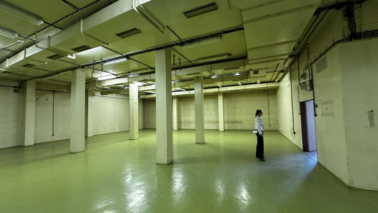 V obřích halách bylo dříve množství techniky