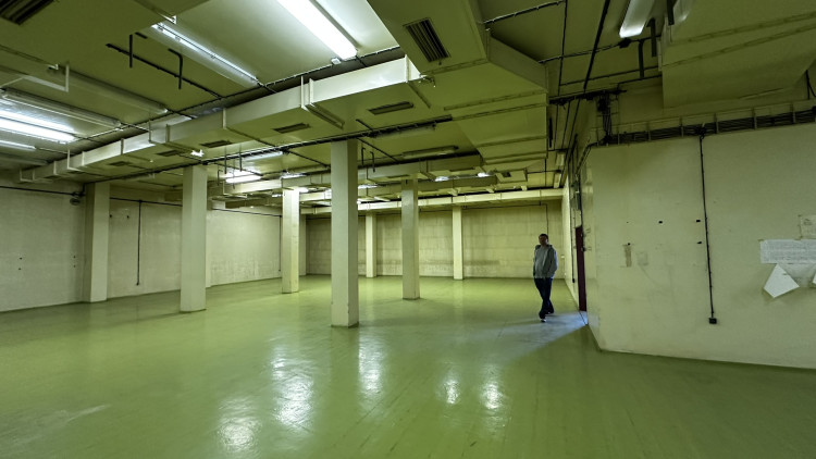 V obřích halách bylo dříve množství techniky