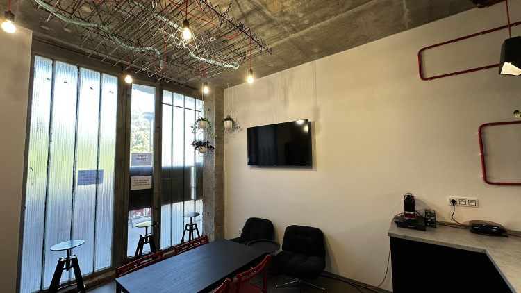 Společná kuchyně s jídelnou v ubytovací části