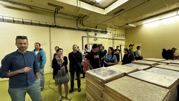 V obřích halách bylo dříve množství techniky