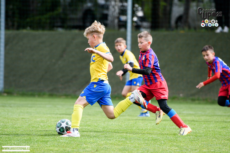 Skandování, góly a silné emoce. Malí fotbalisté si letošní Autodraft Cup užili