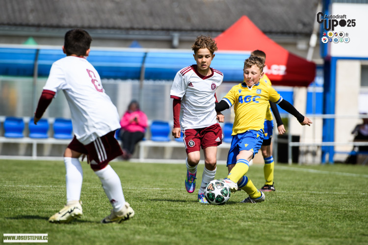 Skandování, góly a silné emoce. Malí fotbalisté si letošní Autodraft Cup užili
