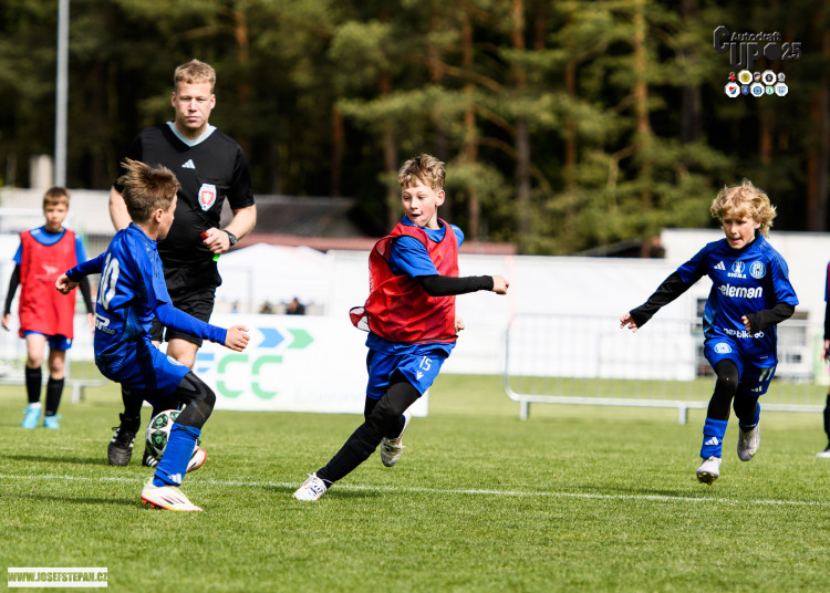 Skandování, góly a silné emoce. Malí fotbalisté si letošní Autodraft Cup užili