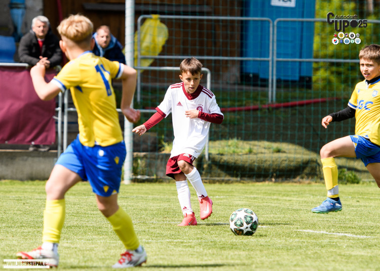 Skandování, góly a silné emoce. Malí fotbalisté si letošní Autodraft Cup užili
